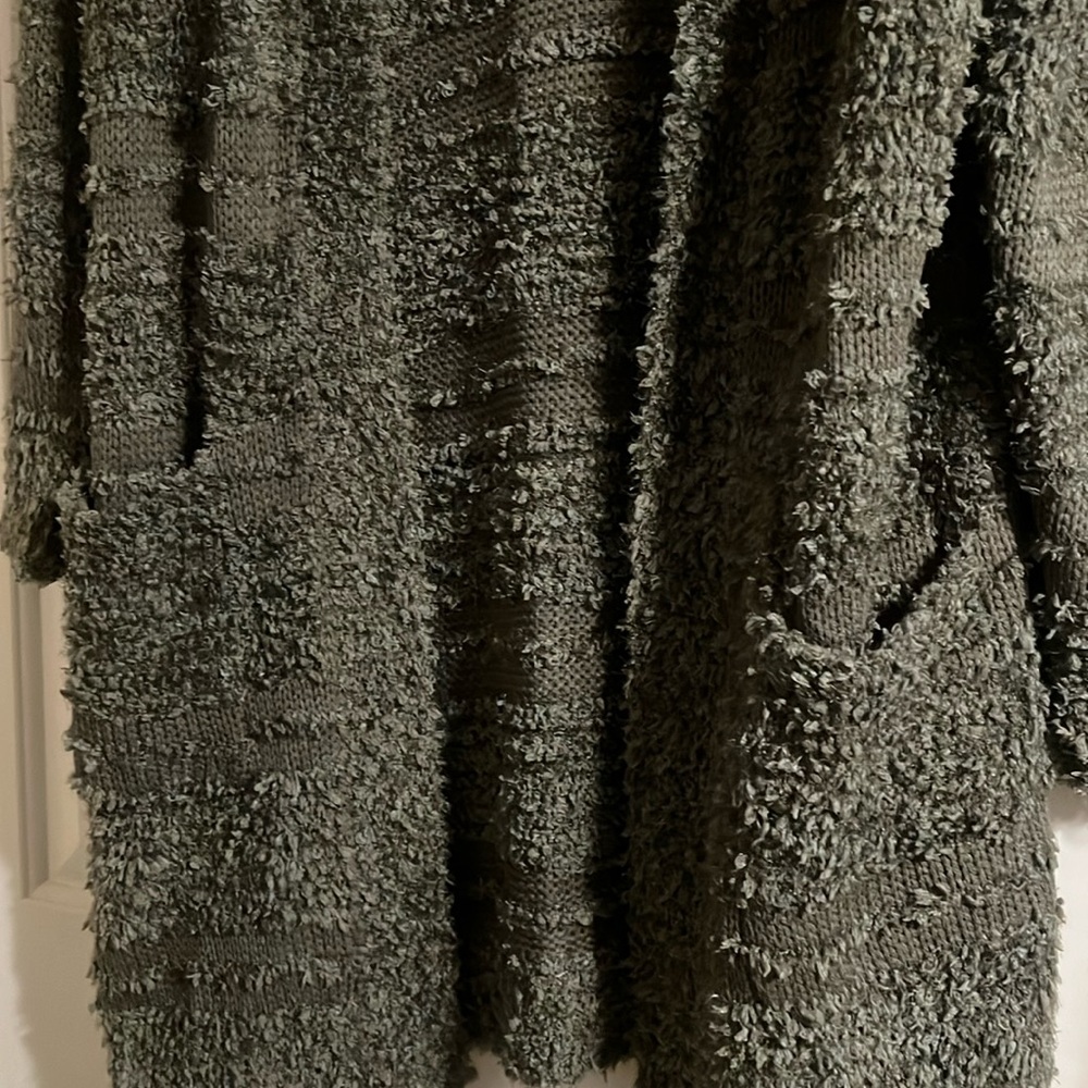 NWT TEXTURED CARDIGAN from a smoke/pet free home. Very nice and warm.